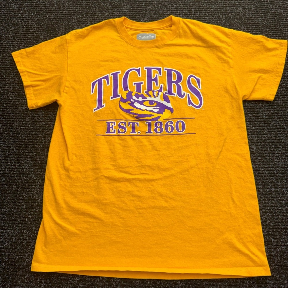 Captivating LSU‎ Tigers T-Shirt Mens Medium Gold Purple Collegiate Graphic Tee